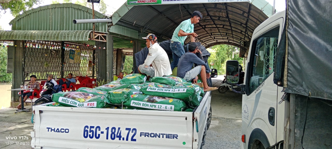 phân bón hiệu con lười,