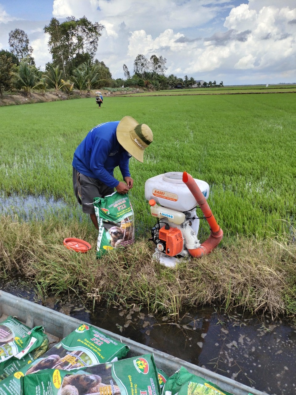 Phân bón hiệu Con Lười