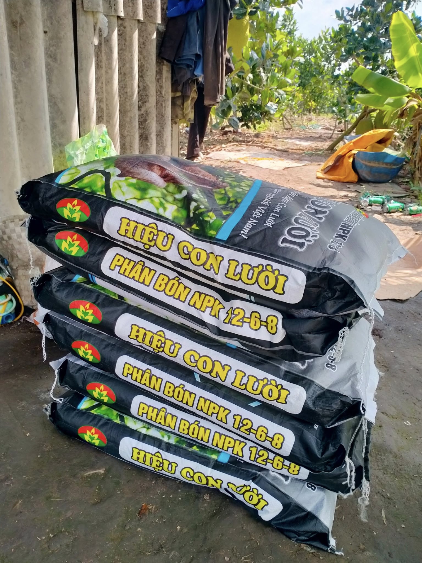 phân bón hiệu con lười,