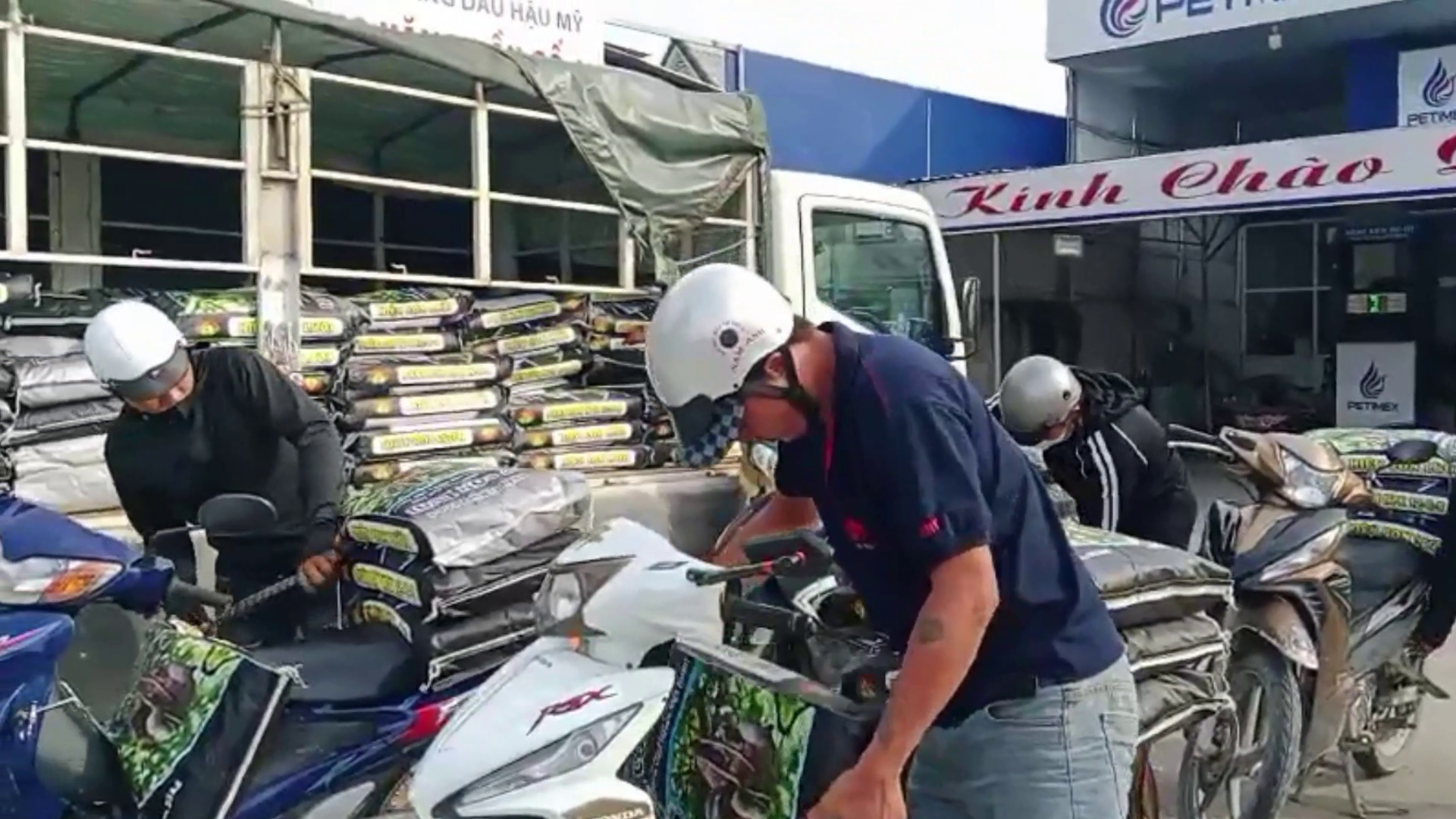 phân bón hiệu con lười,