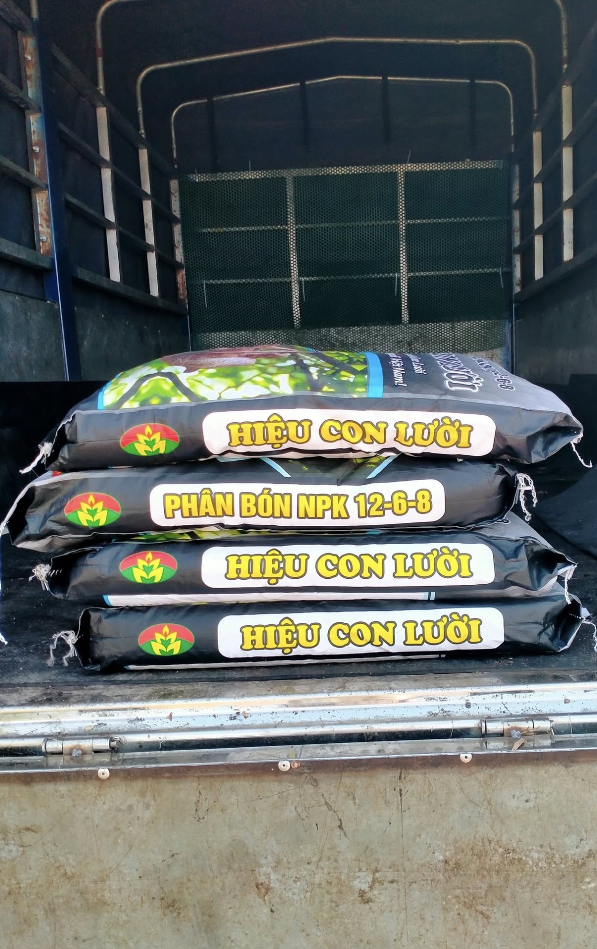 Phân bón hiệu Con Lười F35