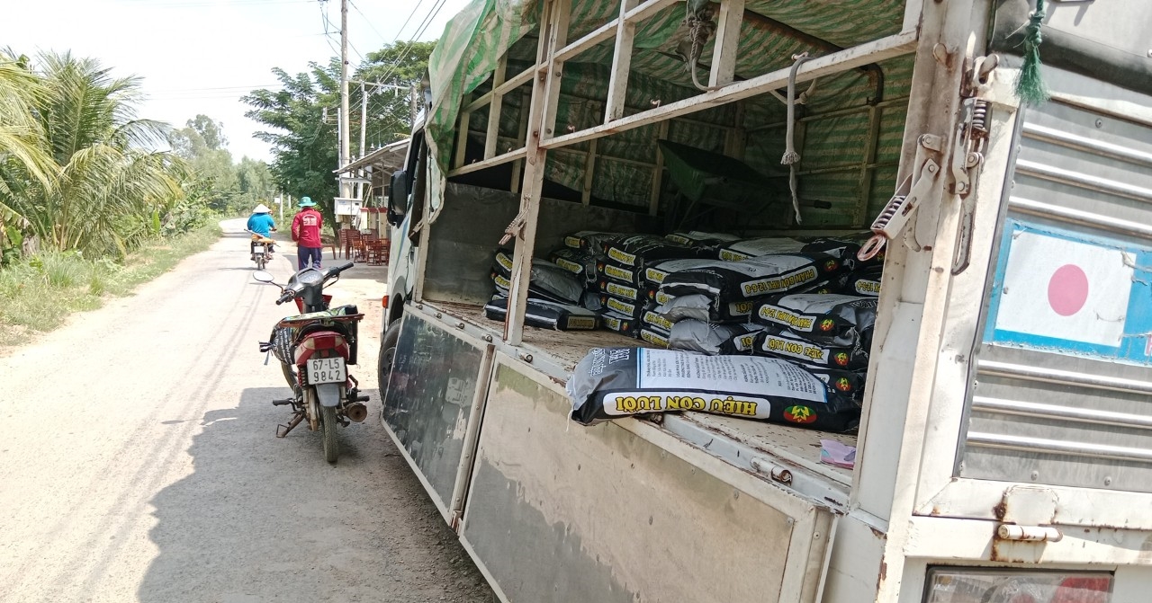 Ph&acirc;n b&oacute;n hiệu Con Lười F35