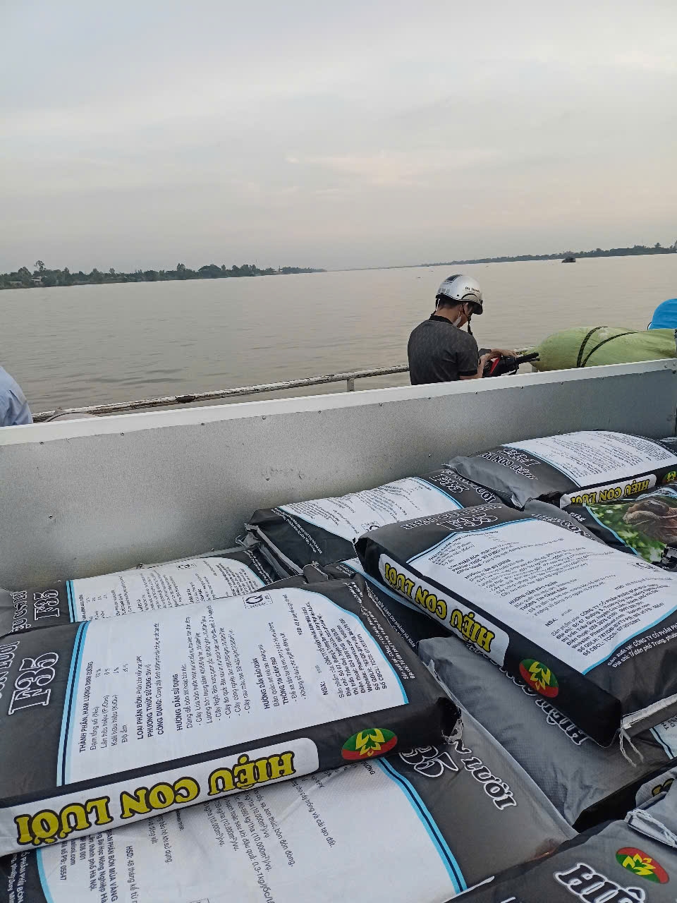 Phân bón hiệu Con Lười F35 