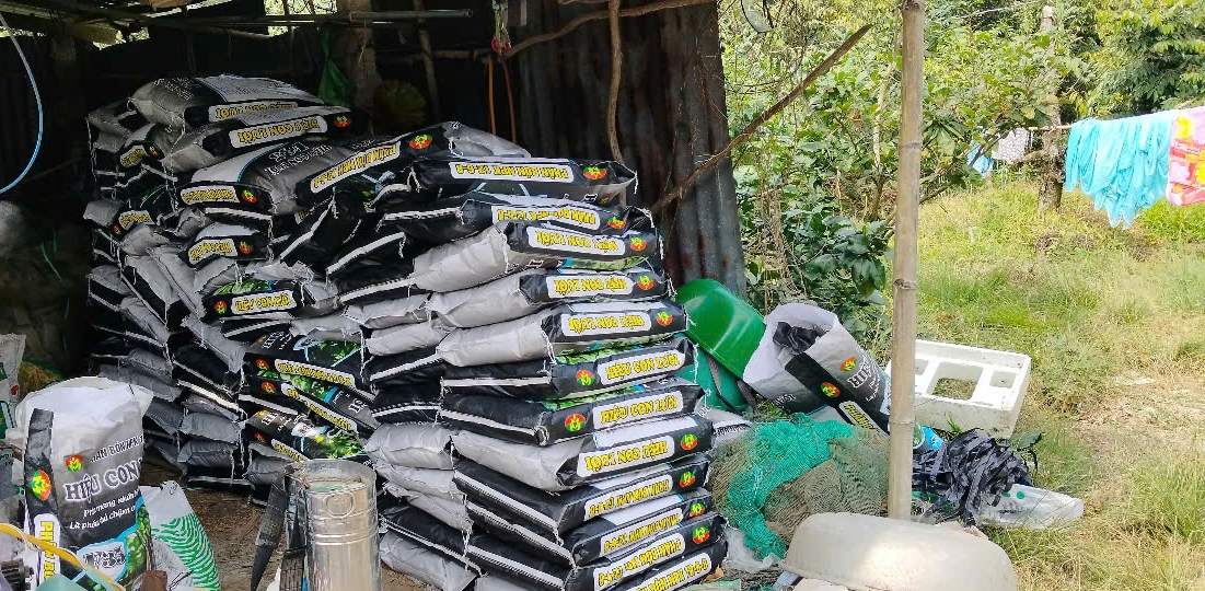 Phân bón hiệu Con Lười F35, mít