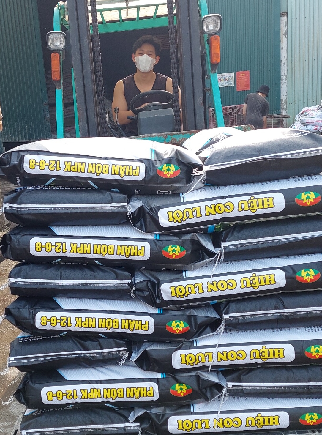 Phân bón hiệu Con Lười F35