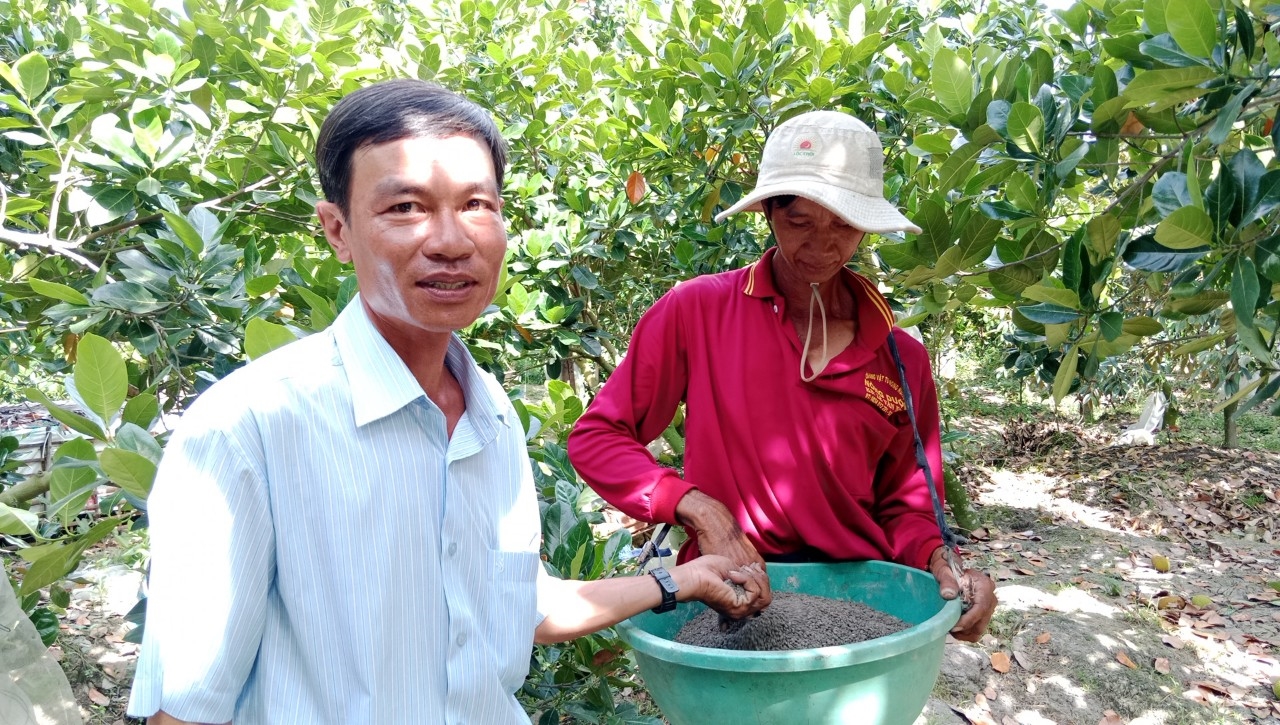 Phân bón hiệu Con Lười F35