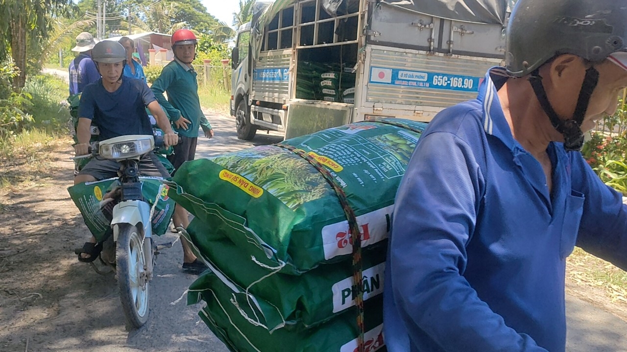 Phân bón hiệu Con Lười F22, phân bón hiệu Con Lười