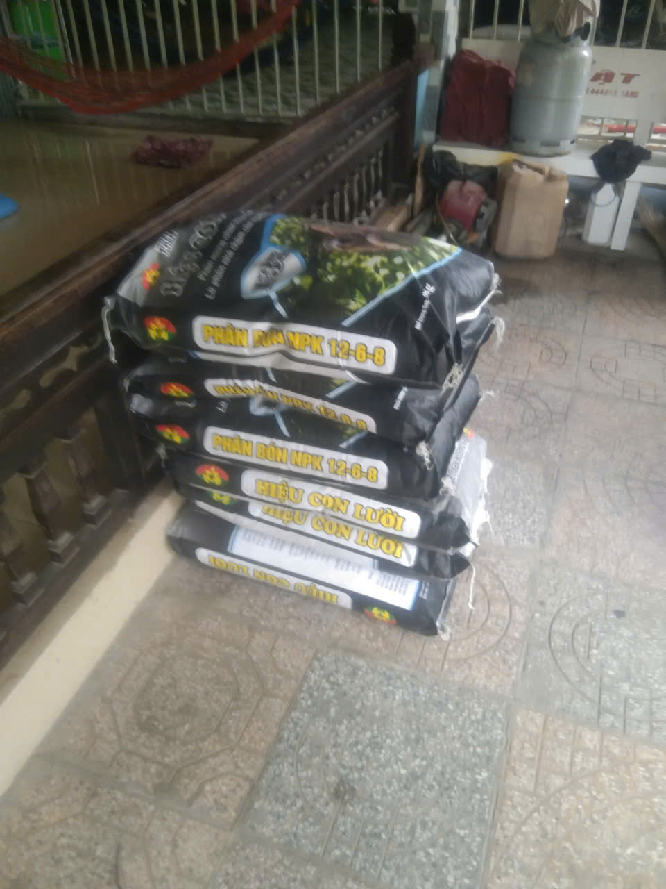 Phân bón hiệu Con Lười F35