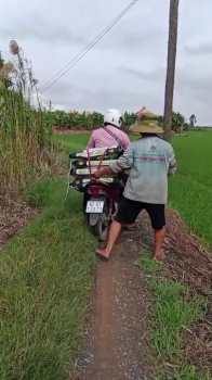 HÀNH TRÌNH GIAO PHÂN BÓN HIỆU CON LƯỜI F35 ĐẦY TÂM HUYẾT CỦA CHIẾN BINH MÙA VÀNG