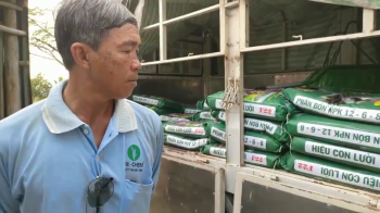 Ngày 22/03/2023, Công ty đã giao 3,5 tấn phân bón hiệu Con Lười F22 cho anh Hùng tại xã Tân Khánh Hòa, huyện Giang Thành, tỉnh Kiên Giang 
