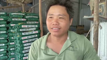 Giao 5 tấn phân bón hiệu Con Lười F22 cho anh Long tại Xã Bình Thạnh, Huyện Mộc Hóa, Tỉnh Long An