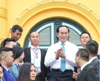 Công ty CP Phân Bón Mùa Vàng được trao tặng giải thưởng: “ Doanh nghiệp tiêu biểu trong kỷ nguyên Hội nhập kinh tế quốc tế 2016